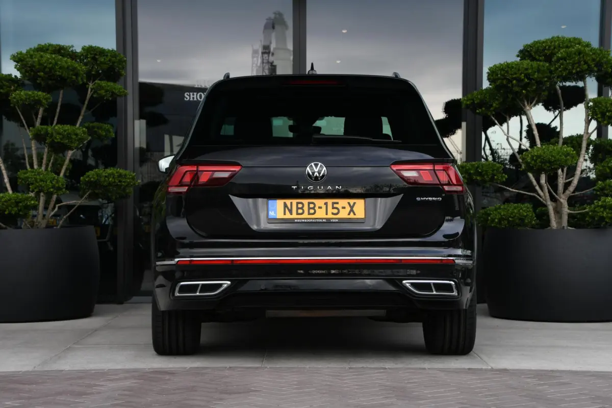1.4 TSI eHybrid R-Line Business+