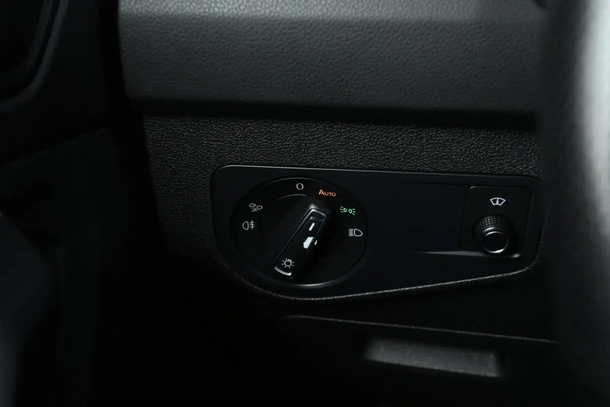 1.4 TSI eHybrid R-Line Business+
