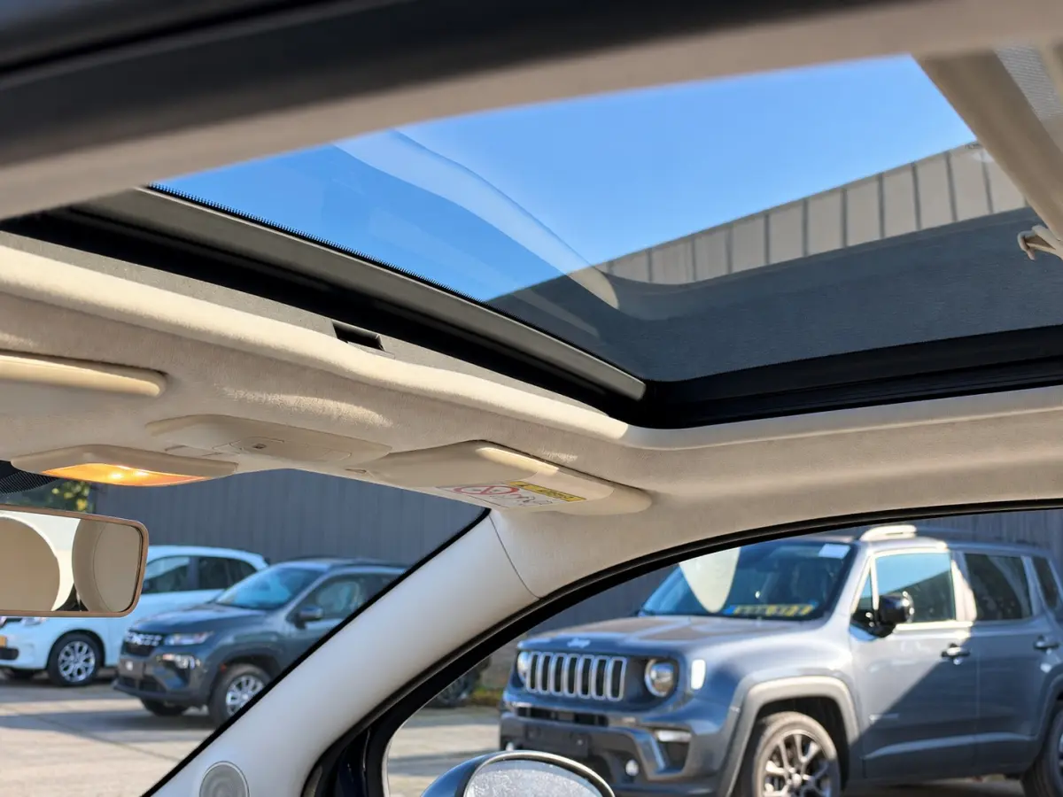 1.2 Lounge | Navigatie | Cruise control | Panoramadak | Parkeersensoren |