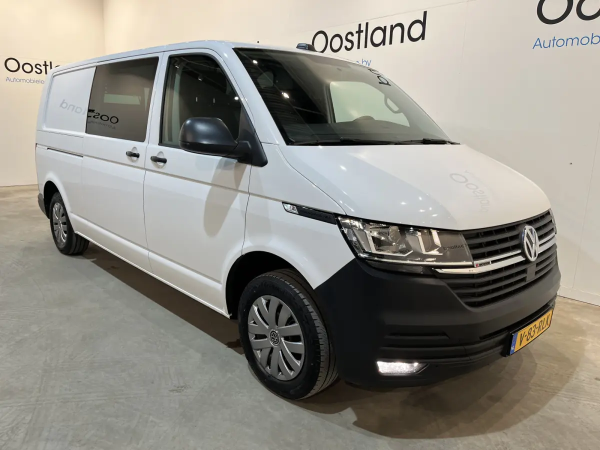 2.0 TDI L2H1 4Motion 4X4 150 PK Servicebus / Sortimo Inrichting / Euro 6 / 220V. / Airco / CarPlay / Camera / Trekhaak / Cruise Control / Navigatie / Klep