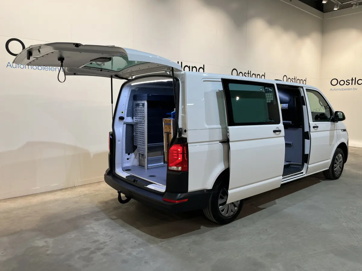 2.0 TDI L2H1 4Motion 4X4 150 PK Servicebus / Sortimo Inrichting / Euro 6 / 220V. / Airco / CarPlay / Camera / Trekhaak / Cruise Control / Navigatie / Klep