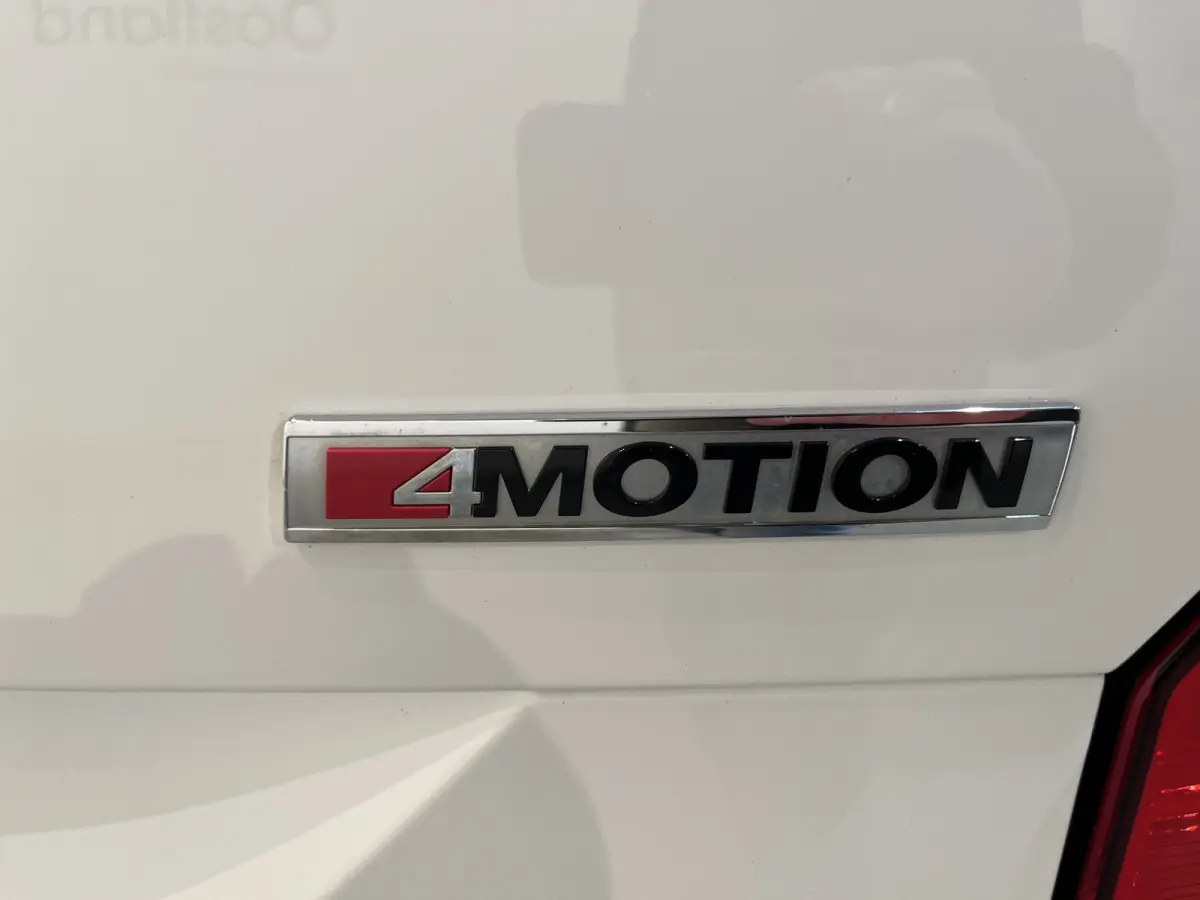 2.0 TDI L2H1 4Motion 4X4 150 PK Servicebus / Sortimo Inrichting / Euro 6 / 220V. / Airco / CarPlay / Camera / Trekhaak / Cruise Control / Navigatie / Klep
