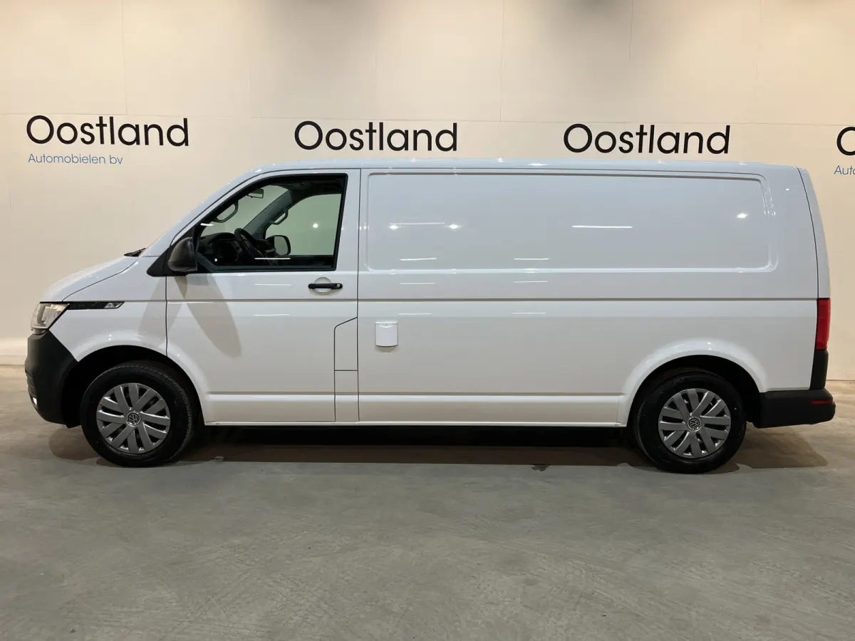 2.0 TDI L2H1 4Motion 4X4 150 PK Servicebus / Sortimo Inrichting / Euro 6 / 220V. / Airco / CarPlay / Camera / Trekhaak / Cruise Control / Navigatie / Klep