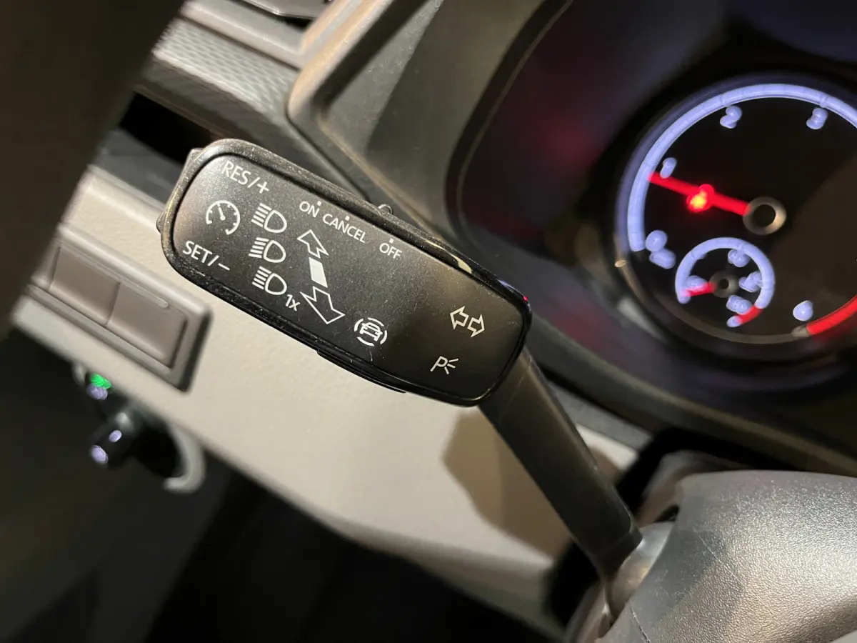 2.0 TDI L2H1 4Motion 4X4 150 PK Servicebus / Sortimo Inrichting / Euro 6 / 220V. / Airco / CarPlay / Camera / Trekhaak / Cruise Control / Navigatie / Klep