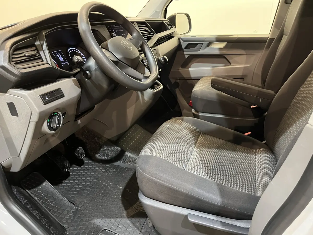 2.0 TDI L2H1 4Motion 4X4 150 PK Servicebus / Sortimo Inrichting / Euro 6 / 220V. / Airco / CarPlay / Camera / Trekhaak / Cruise Control / Navigatie / Klep