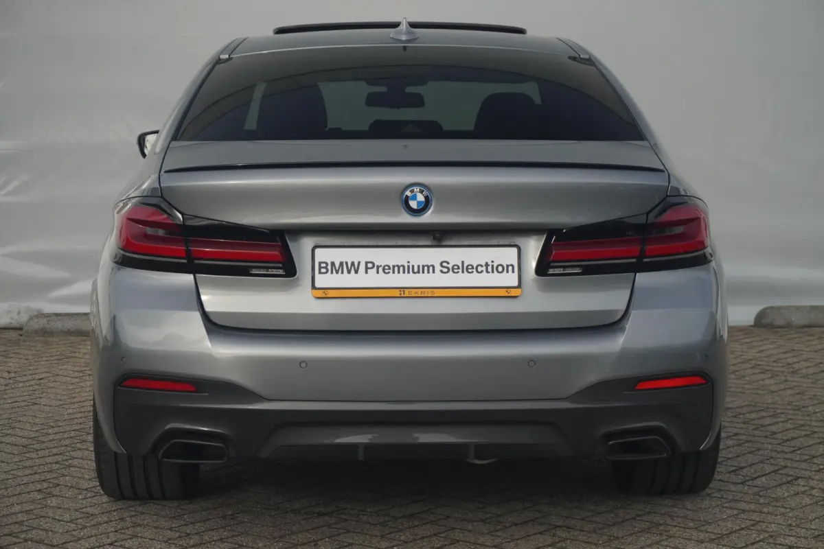 530e M Sport | Trekhaak | Schuif-kanteldak | Harman Kardon | Head-up | Driving Assistant Professional | Comfortstoelen met Elektr. verstelling + Memory | Dodehoek detectie