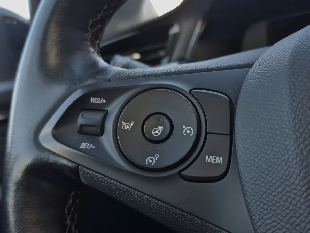 1.2 Elegance Panoramadak | Stoel+Stuurverwarming | Camera | Parkeersensoren | LED | Carplay/android auto |