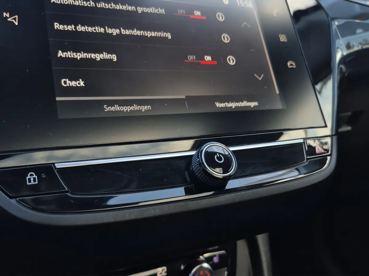 1.2 Elegance Panoramadak | Stoel+Stuurverwarming | Camera | Parkeersensoren | LED | Carplay/android auto |