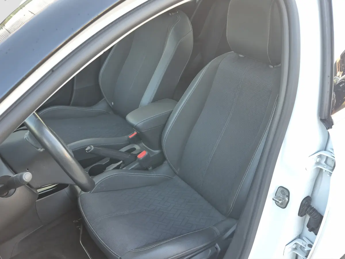 1.2 Elegance Panoramadak | Stoel+Stuurverwarming | Camera | Parkeersensoren | LED | Carplay/android auto |