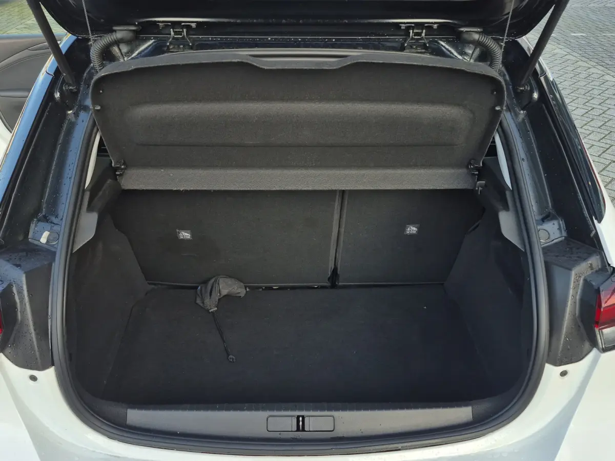 1.2 Elegance Panoramadak | Stoel+Stuurverwarming | Camera | Parkeersensoren | LED | Carplay/android auto |