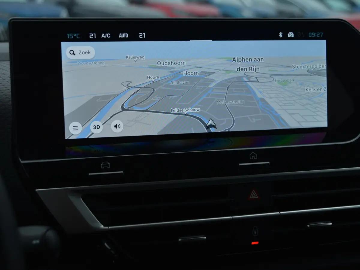 1.2 Hybrid 145pk Collection Verwarmde voorruit l Navigatie l Apple Carplay/Android Auto l Stoel verwarming l Camera