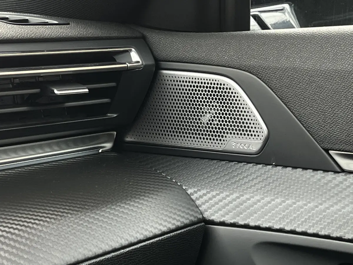 HYbrid 225 e-EAT8 Allure Avantage | Panodak | Focal HiFi | Automaat |