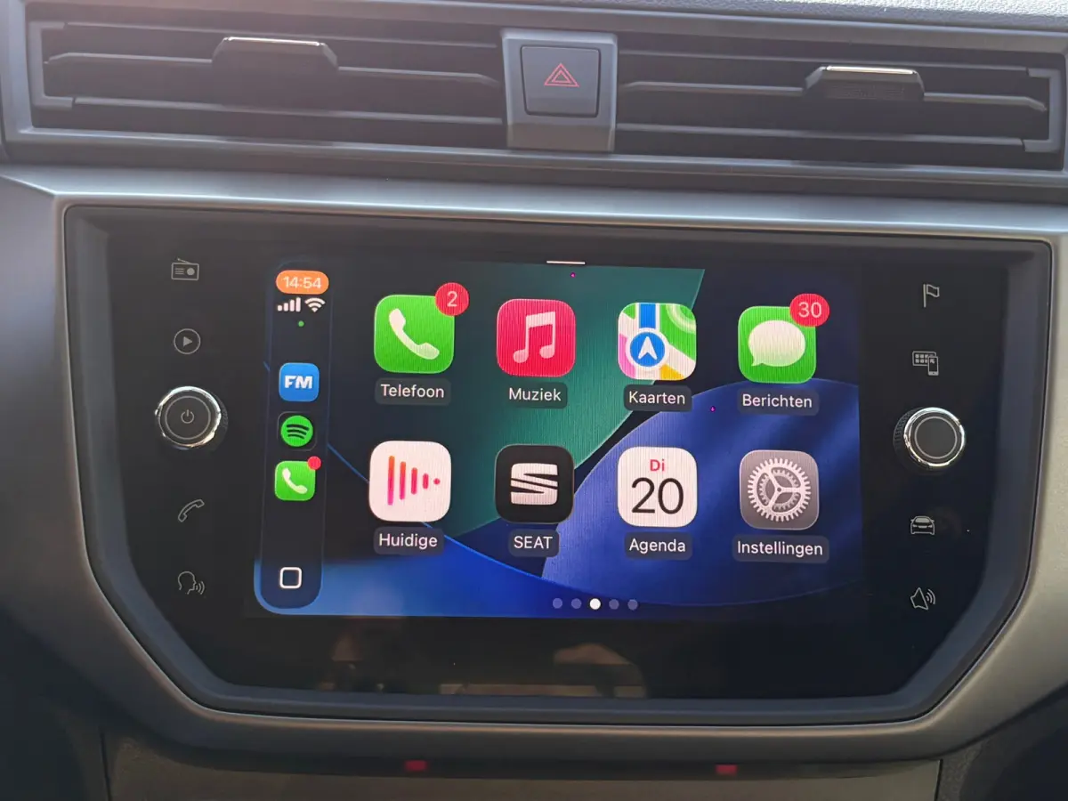 1.0 TSI Style Business Intense,Camera,Apple Carplay,Climate Control,Navigatie