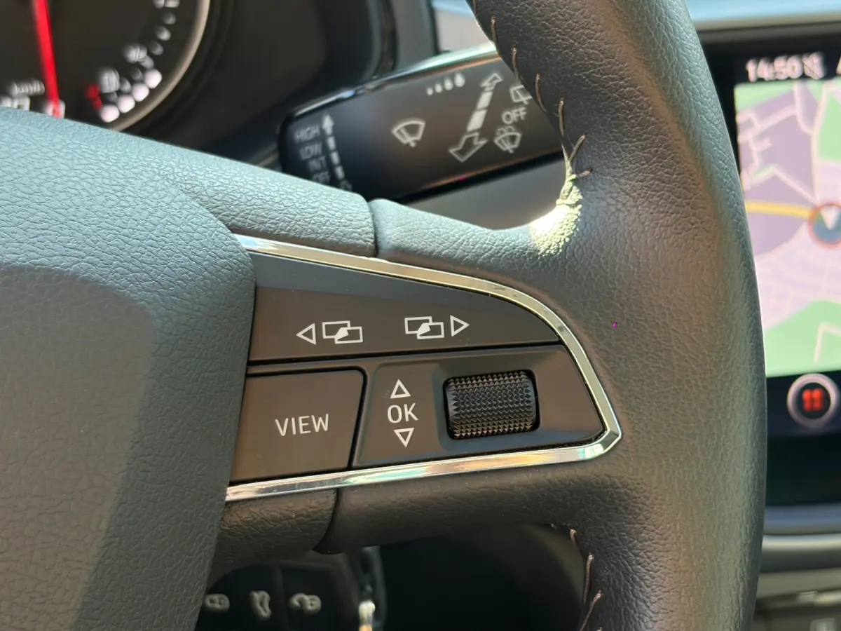1.0 TSI Style Business Intense,Camera,Apple Carplay,Climate Control,Navigatie