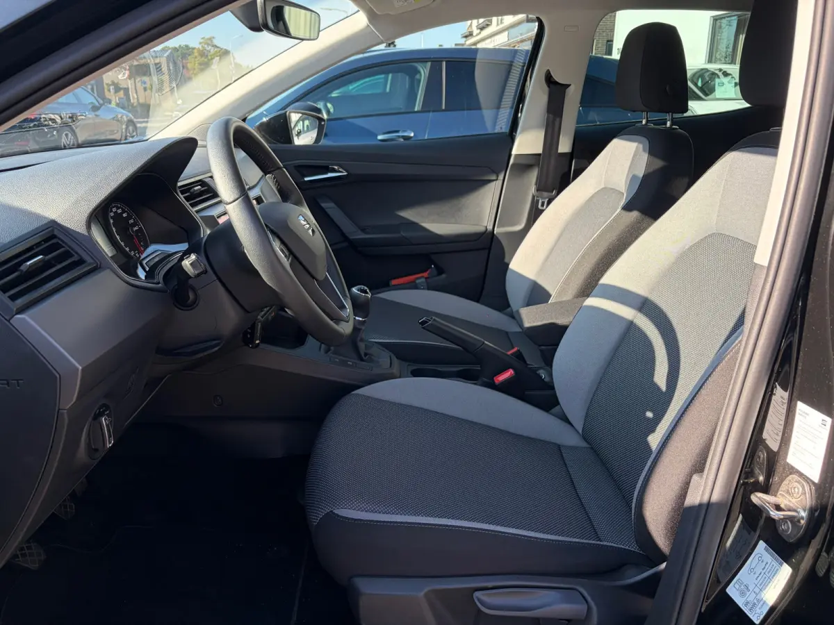 1.0 TSI Style Business Intense,Camera,Apple Carplay,Climate Control,Navigatie
