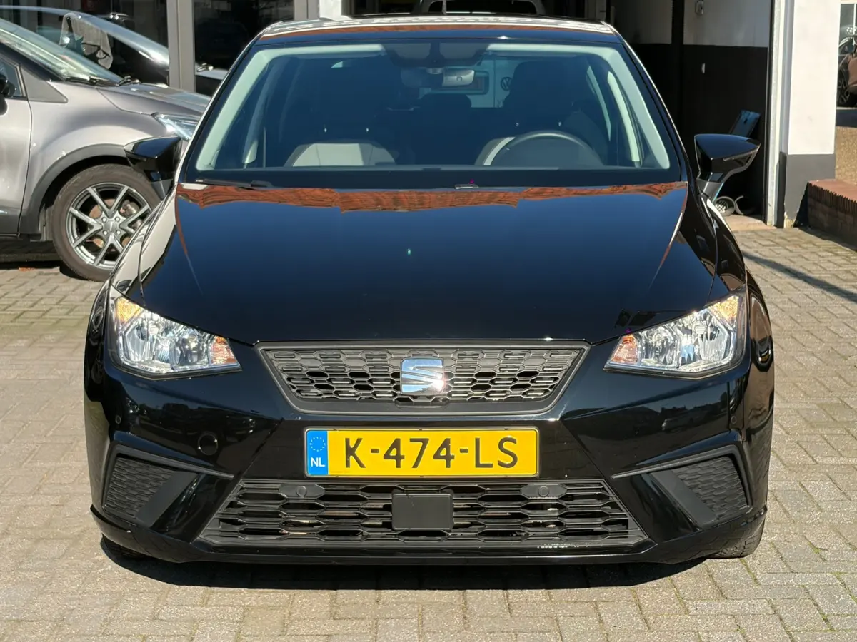 1.0 TSI Style Business Intense,Camera,Apple Carplay,Climate Control,Navigatie