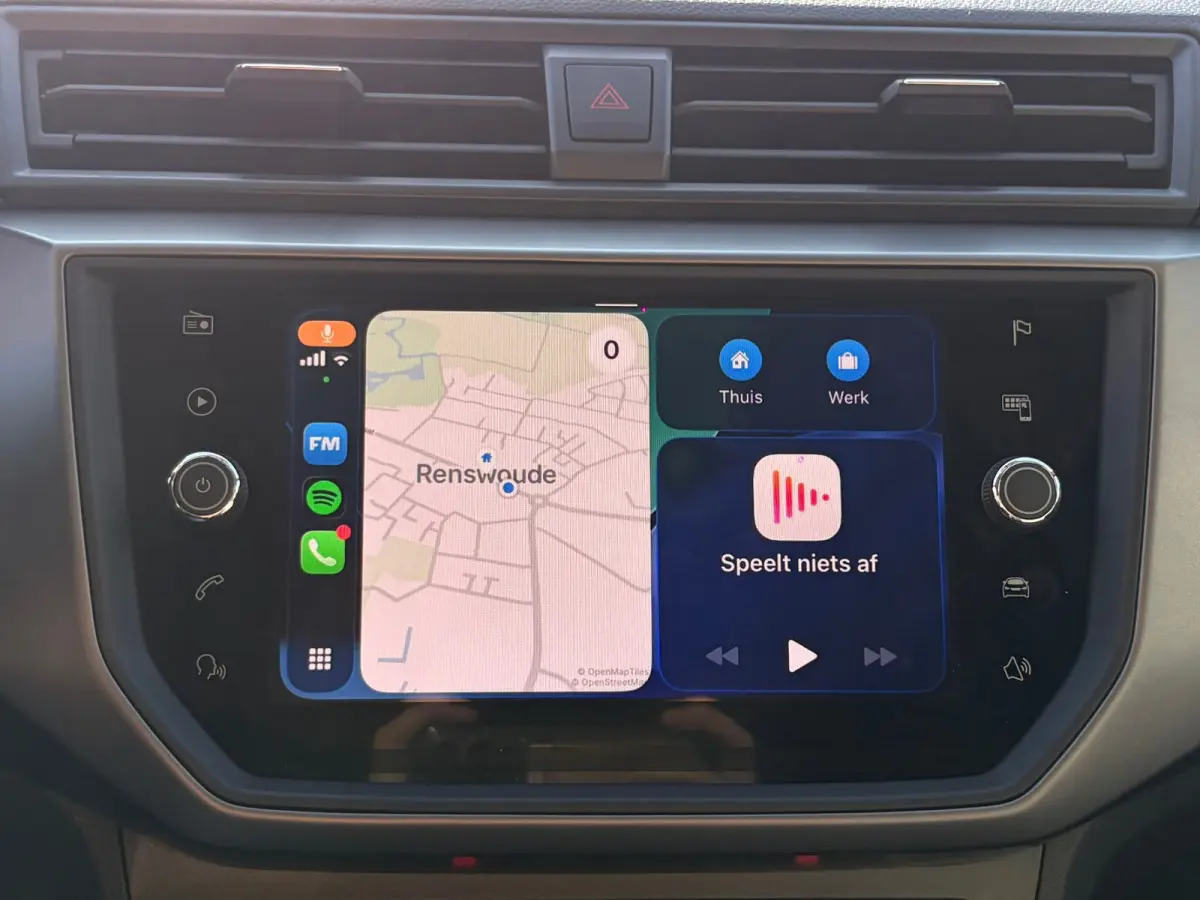 1.0 TSI Style Business Intense,Camera,Apple Carplay,Climate Control,Navigatie