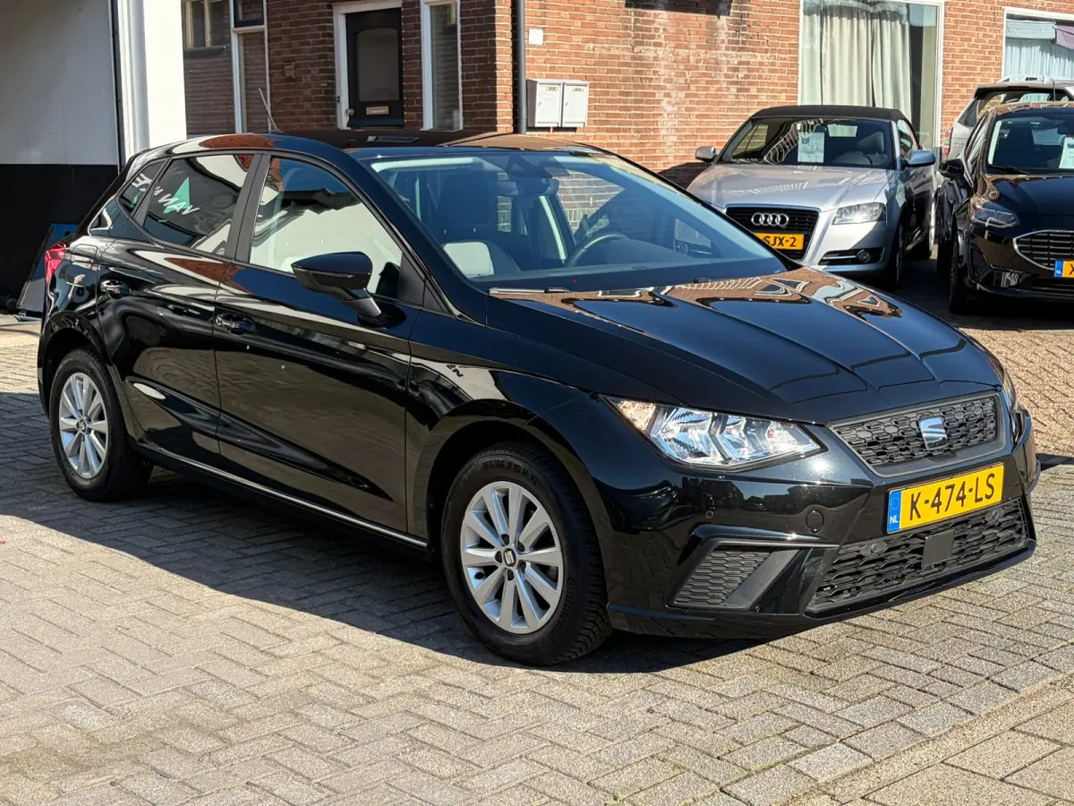 1.0 TSI Style Business Intense,Camera,Apple Carplay,Climate Control,Navigatie