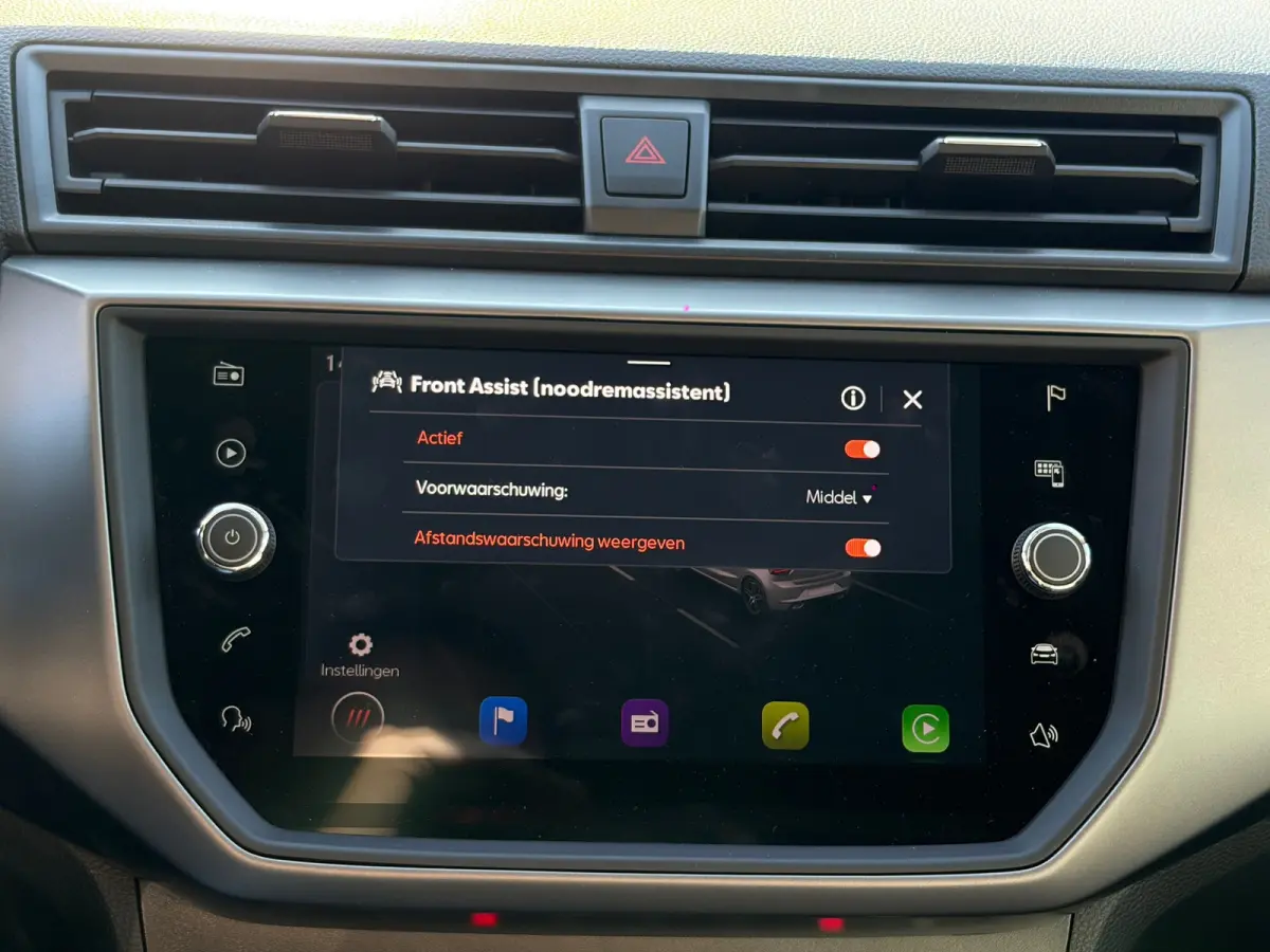1.0 TSI Style Business Intense,Camera,Apple Carplay,Climate Control,Navigatie