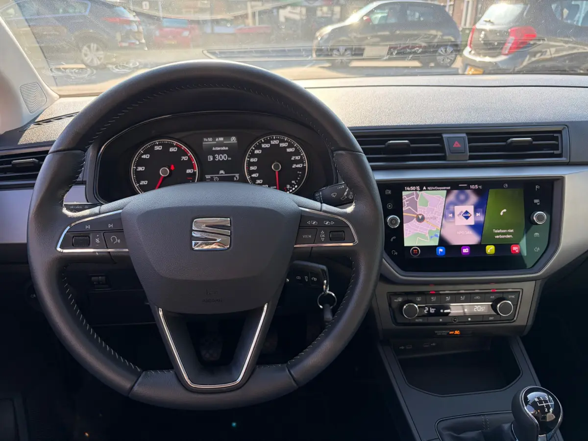 1.0 TSI Style Business Intense,Camera,Apple Carplay,Climate Control,Navigatie