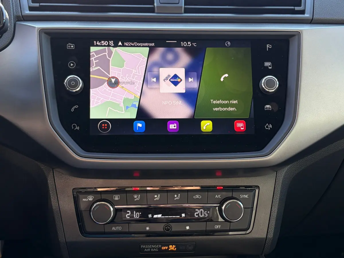 1.0 TSI Style Business Intense,Camera,Apple Carplay,Climate Control,Navigatie