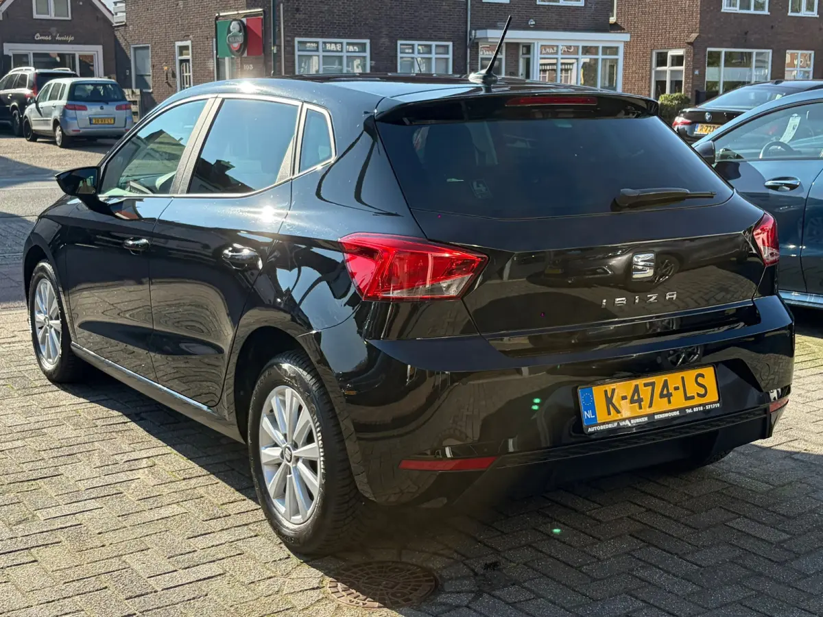 1.0 TSI Style Business Intense,Camera,Apple Carplay,Climate Control,Navigatie