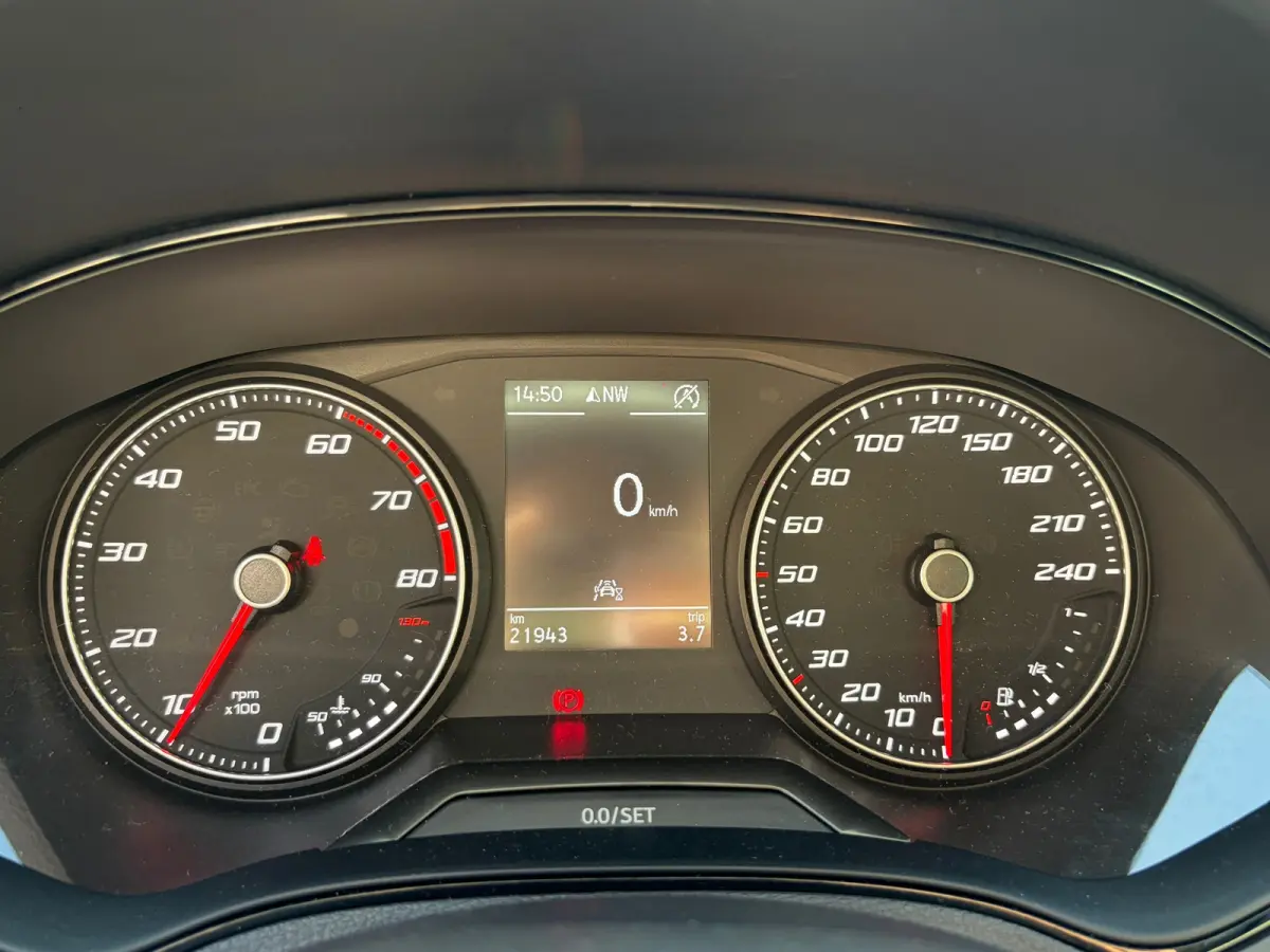 1.0 TSI Style Business Intense,Camera,Apple Carplay,Climate Control,Navigatie
