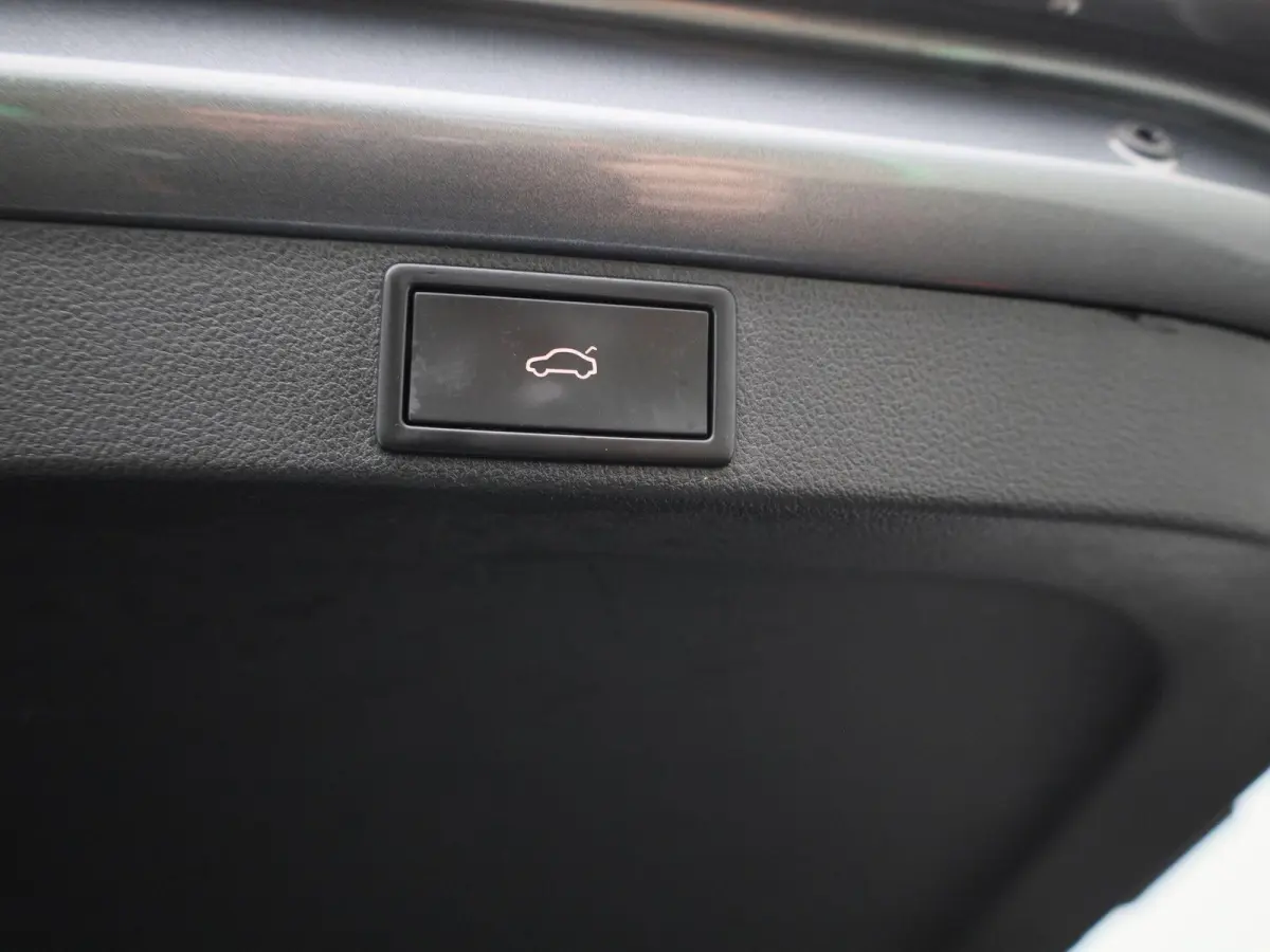 1.4 TSI iV PHEV Business Edition | Automaat | Virtual cockpit | Stoel verwarming | Navigatie | Apple CarPlay / Android Auto | Lichtmetalen velgen | Parkeersensoren | Keyless Start | Elec. Ac