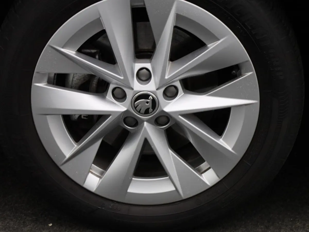 1.4 TSI iV PHEV Business Edition | Automaat | Virtual cockpit | Stoel verwarming | Navigatie | Apple CarPlay / Android Auto | Lichtmetalen velgen | Parkeersensoren | Keyless Start | Elec. Ac
