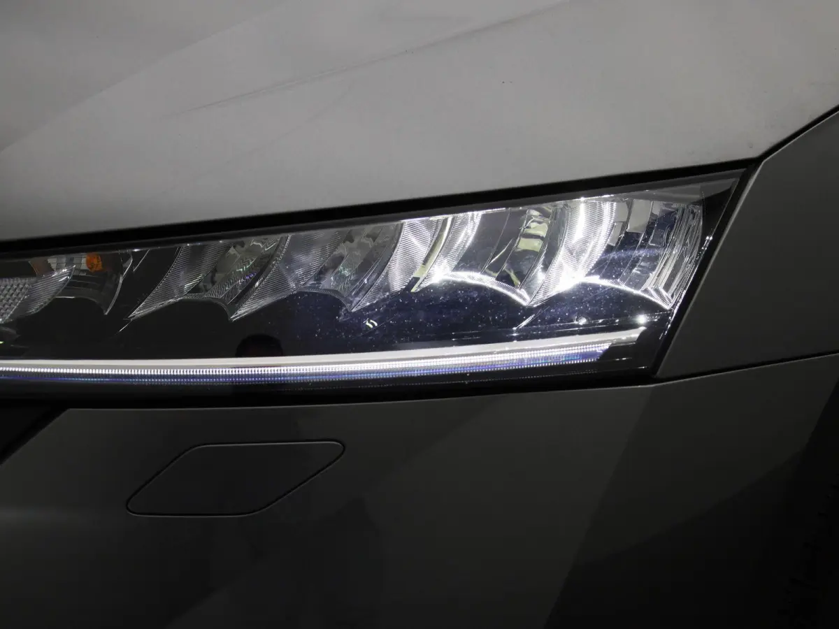 1.4 TSI iV PHEV Business Edition | Automaat | Virtual cockpit | Stoel verwarming | Navigatie | Apple CarPlay / Android Auto | Lichtmetalen velgen | Parkeersensoren | Keyless Start | Elec. Ac