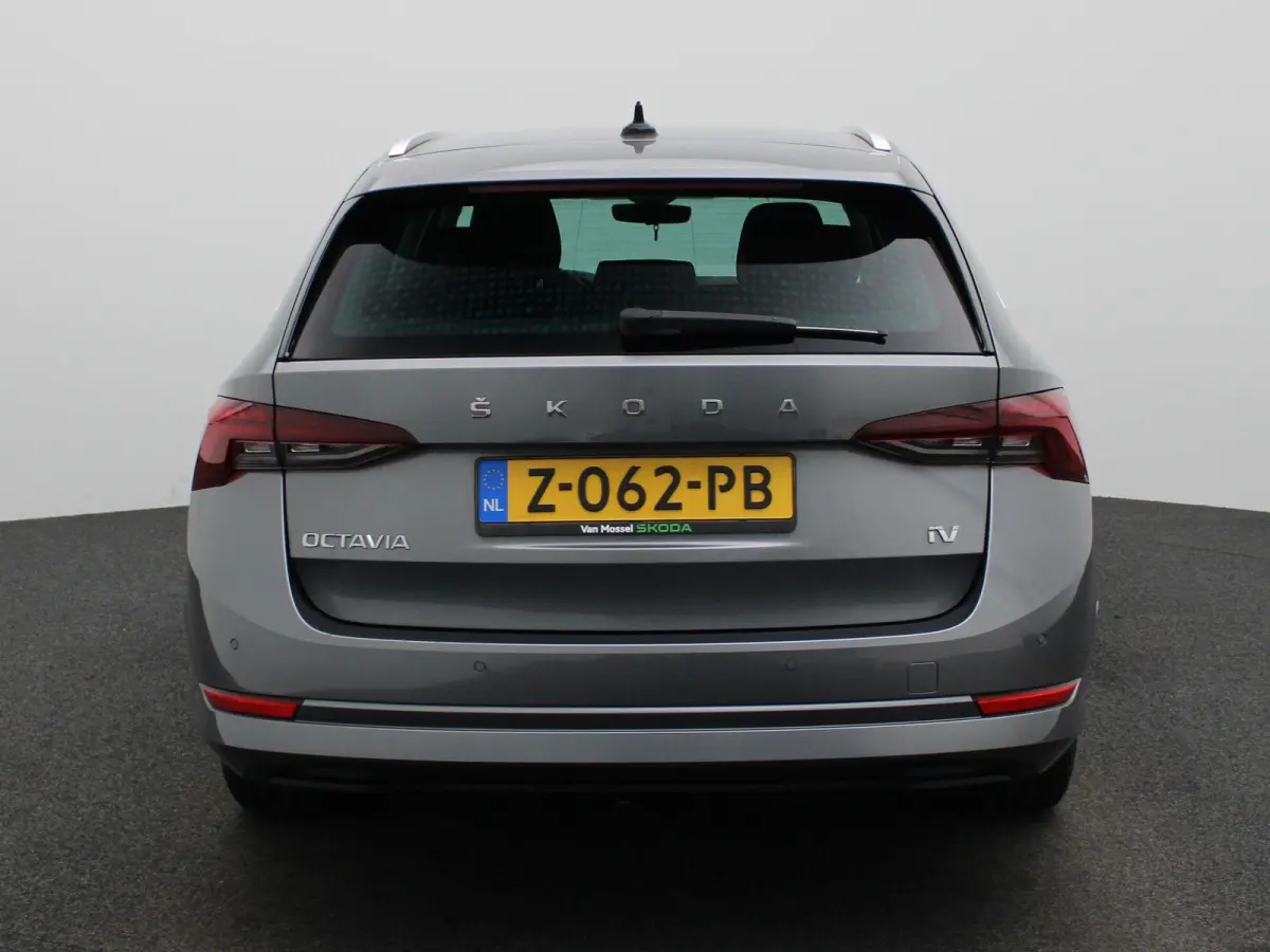 1.4 TSI iV PHEV Business Edition | Automaat | Virtual cockpit | Stoel verwarming | Navigatie | Apple CarPlay / Android Auto | Lichtmetalen velgen | Parkeersensoren | Keyless Start | Elec. Ac
