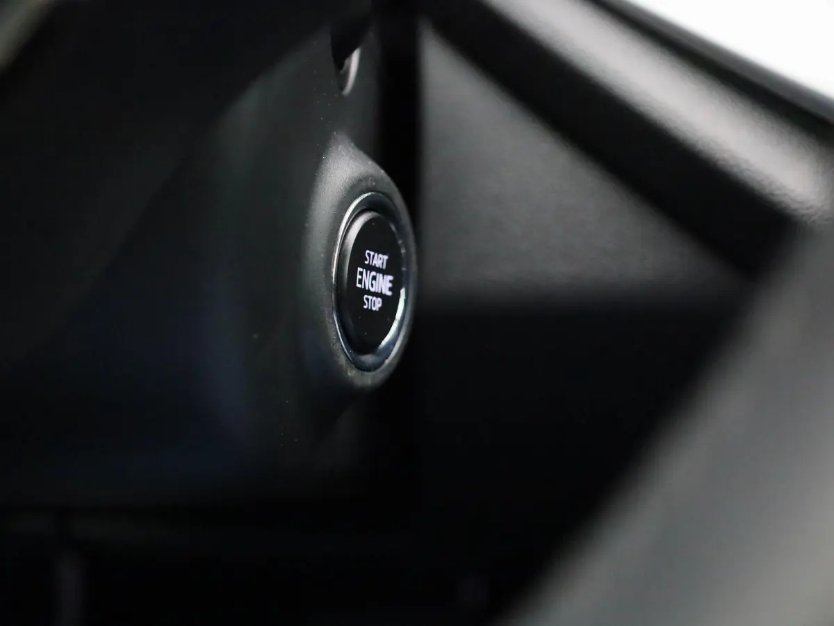1.4 TSI iV PHEV Business Edition | Automaat | Virtual cockpit | Stoel verwarming | Navigatie | Apple CarPlay / Android Auto | Lichtmetalen velgen | Parkeersensoren | Keyless Start | Elec. Ac