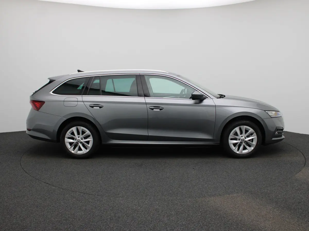 1.4 TSI iV PHEV Business Edition | Automaat | Virtual cockpit | Stoel verwarming | Navigatie | Apple CarPlay / Android Auto | Lichtmetalen velgen | Parkeersensoren | Keyless Start | Elec. Ac