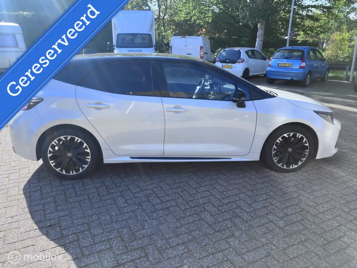 2.0 Hybrid GR-Sport