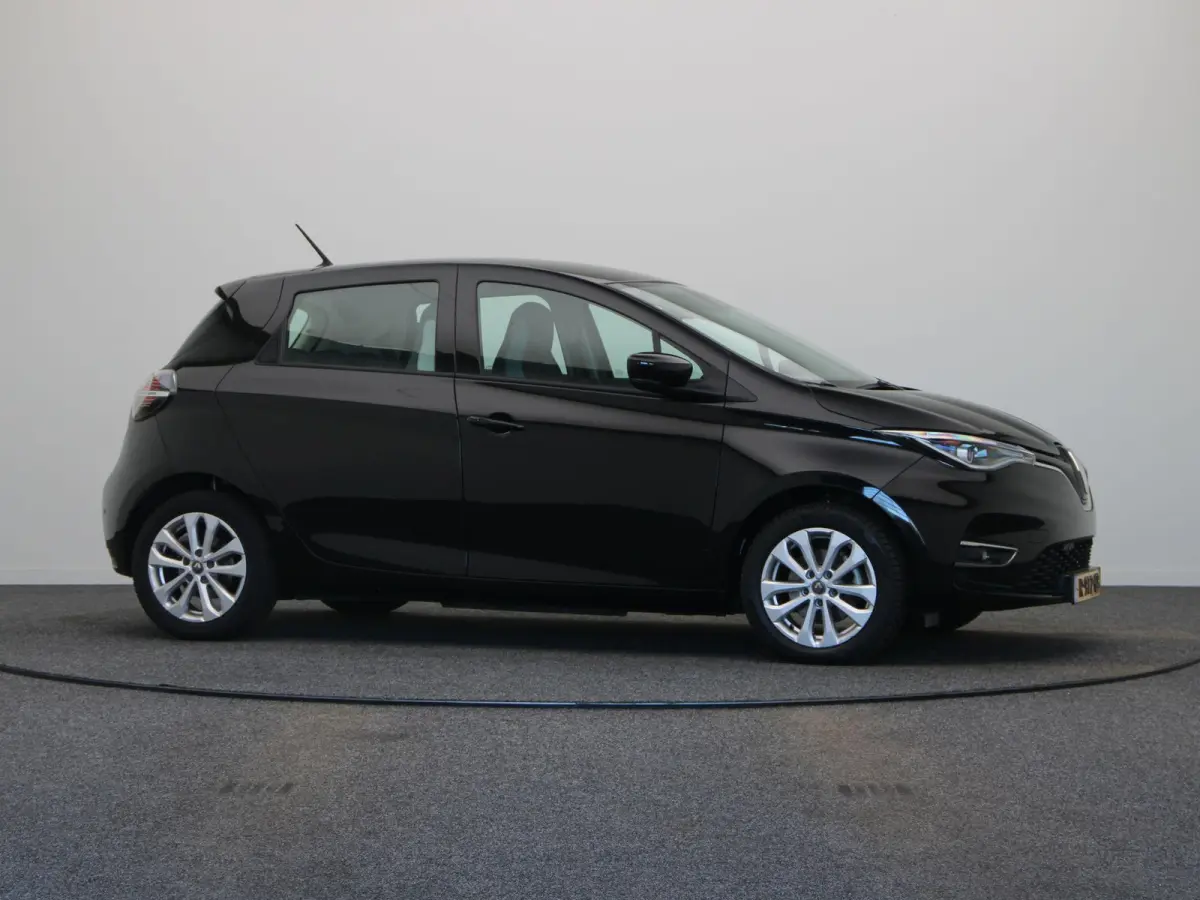 R110 Life 52 kWh | Accu Koop | Stoel en stuurwielverwarming | Achteruitrijcamera | Climate Control | Voor en Achter Parkeersensoren |