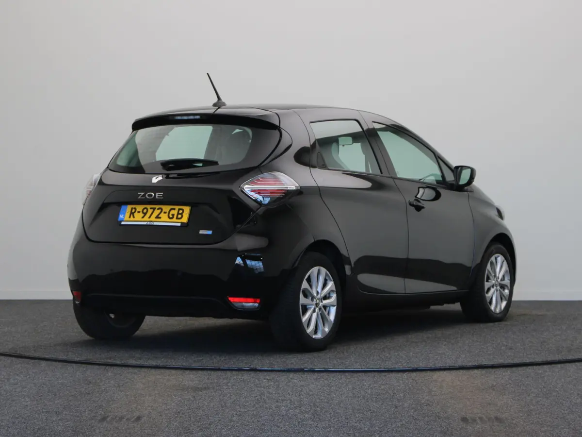 R110 Life 52 kWh | Accu Koop | Stoel en stuurwielverwarming | Achteruitrijcamera | Climate Control | Voor en Achter Parkeersensoren |
