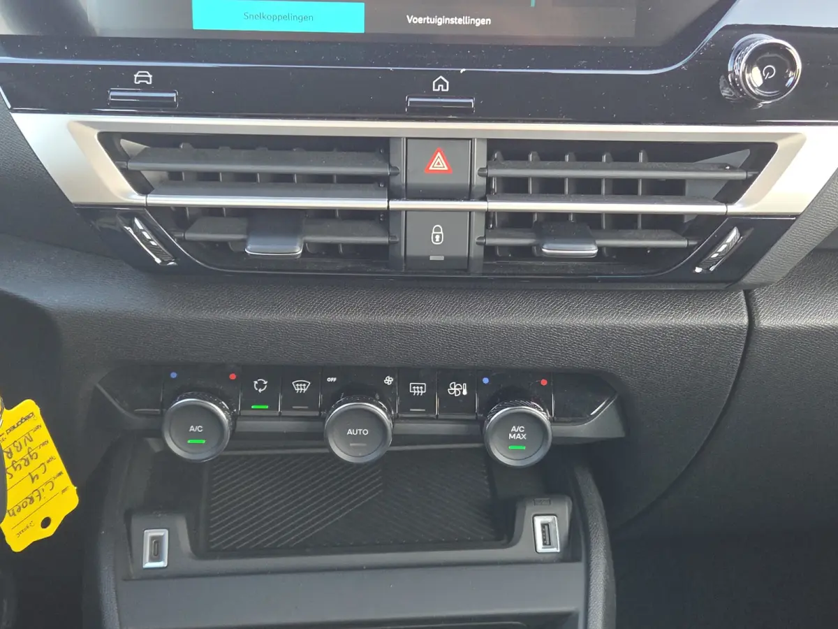 1.2 Hybrid 100 You Automaat | Climate control | Parkeersensoren | Carplay/android auto | DAB |