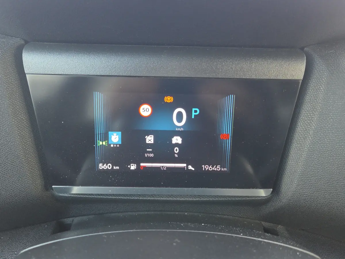1.2 Hybrid 100 You Automaat | Climate control | Parkeersensoren | Carplay/android auto | DAB |