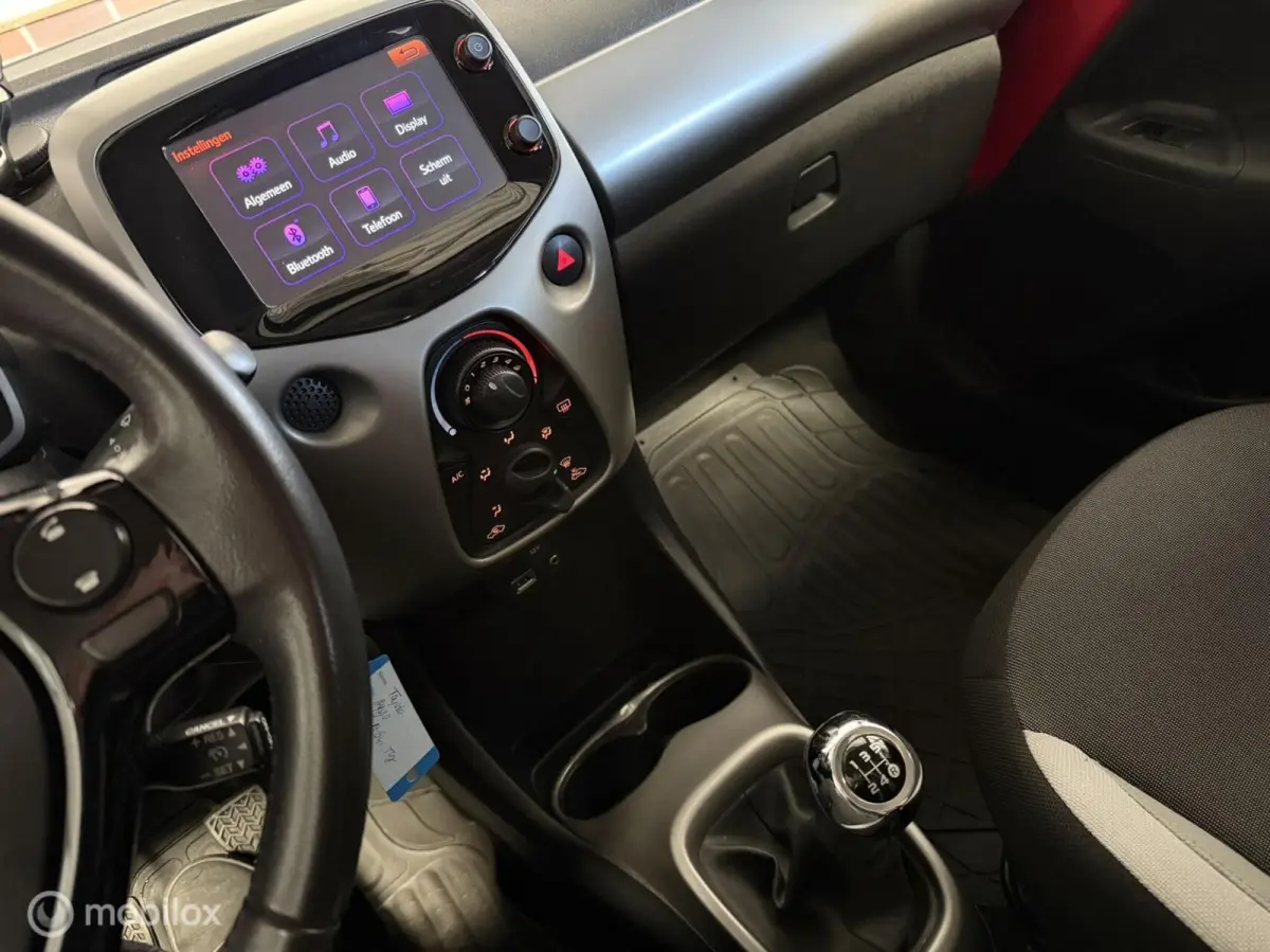 1.0 VVT-i x-wave Camera | Navigatie