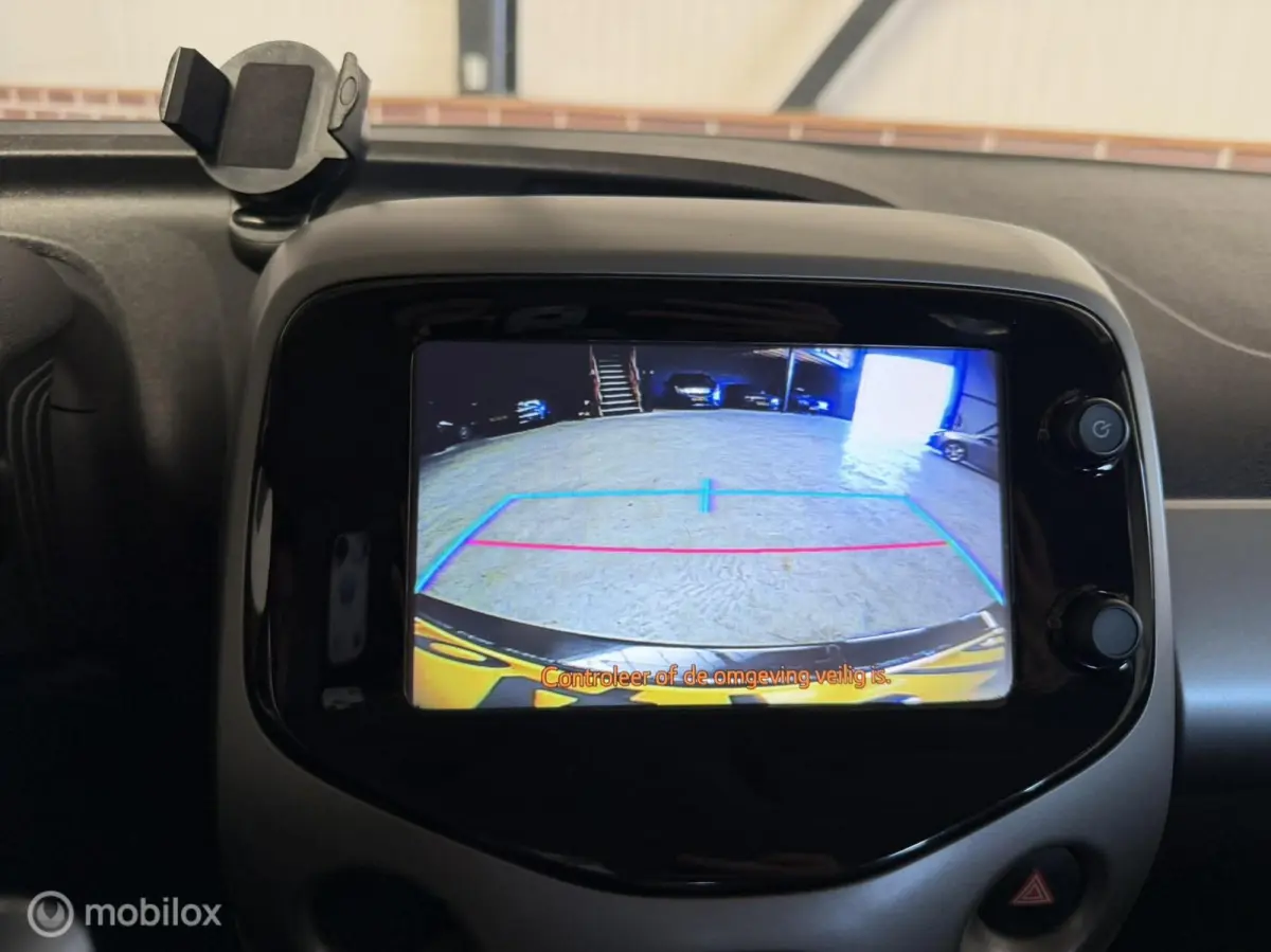 1.0 VVT-i x-wave Camera | Navigatie