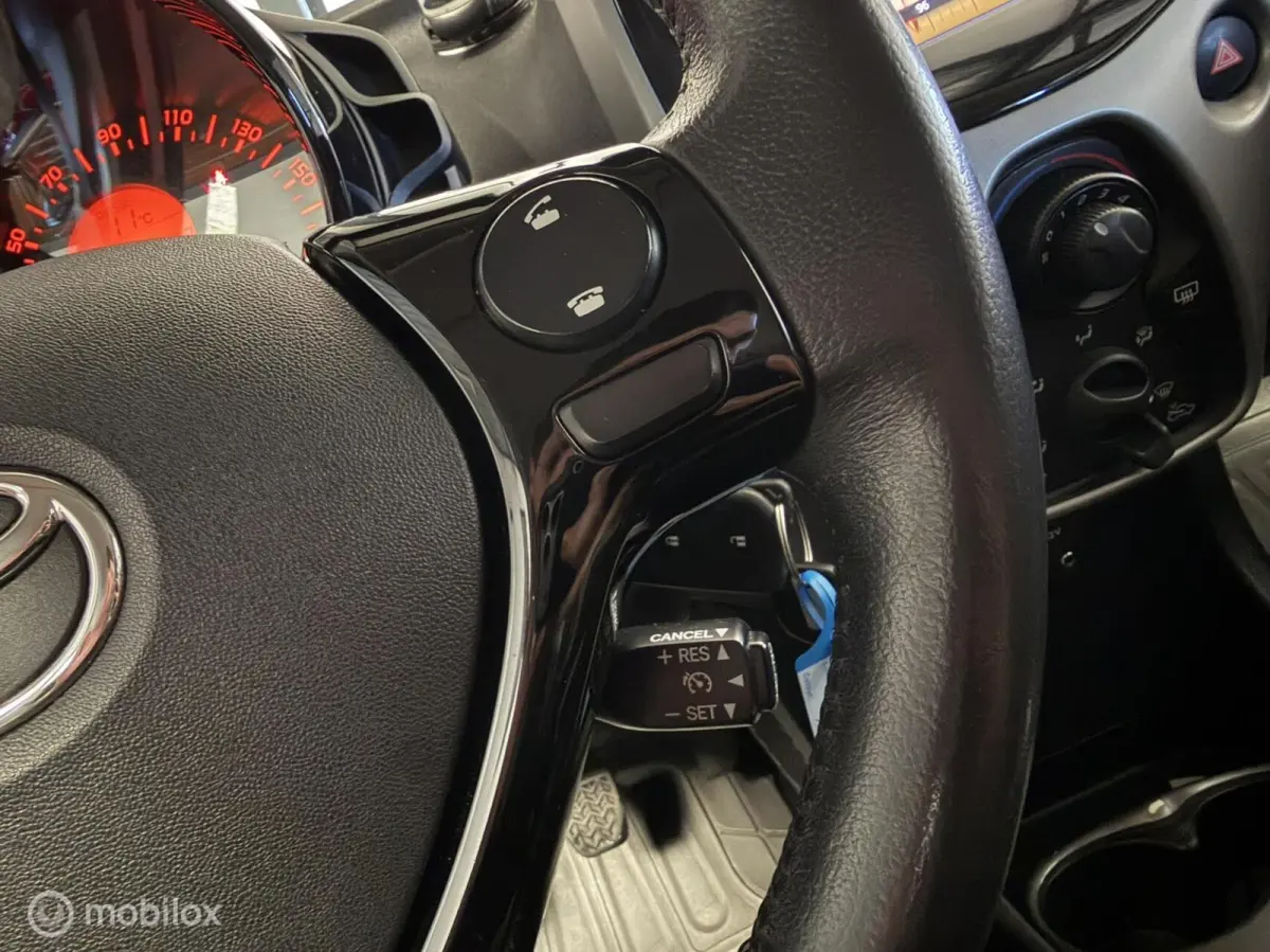 1.0 VVT-i x-wave Camera | Navigatie
