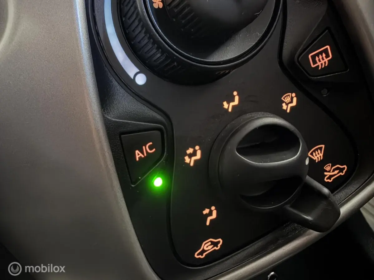 1.0 VVT-i x-wave Camera | Navigatie