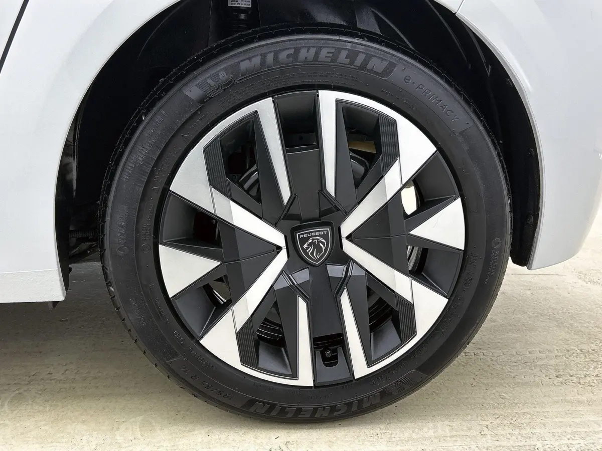 1.2 Hybrid 110 e-DCS6 Style | Cruise Control | Airco | Verkeersbordherkenning | Apple CarPlay /Android Auto |