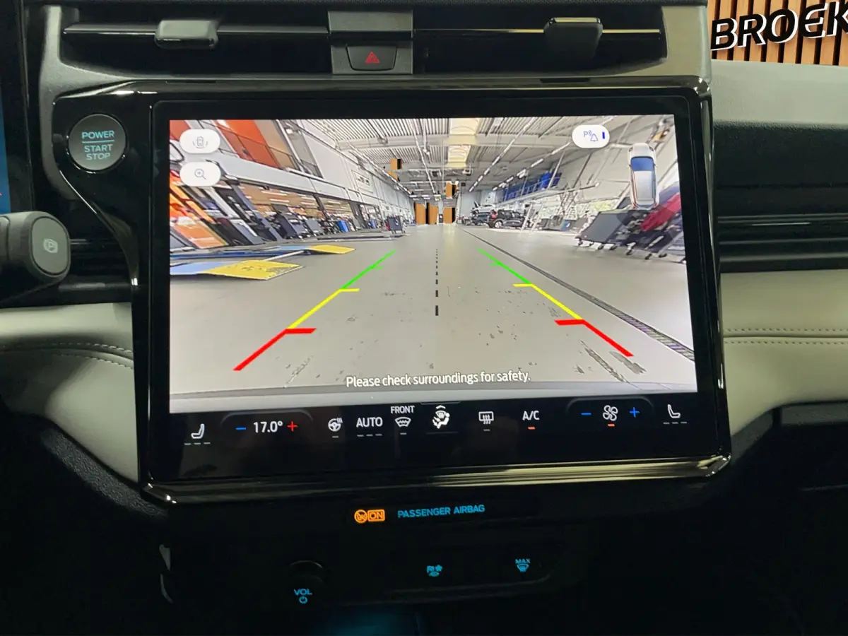 44 kWh Stuur- stoelverw. | Cruise control | Carplay | Achteruitrij camera | Parkeer sensoren