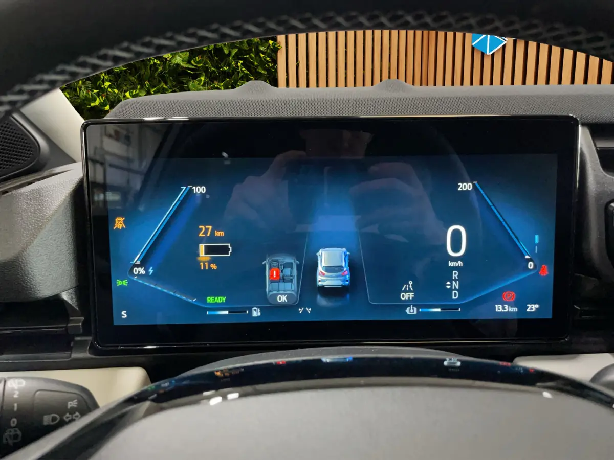 44 kWh Stuur- stoelverw. | Cruise control | Carplay | Achteruitrij camera | Parkeer sensoren