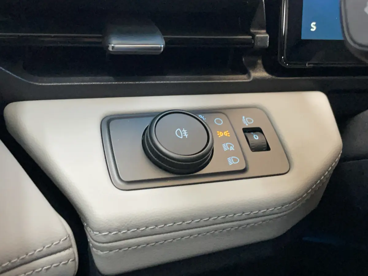 44 kWh Stuur- stoelverw. | Cruise control | Carplay | Achteruitrij camera | Parkeer sensoren