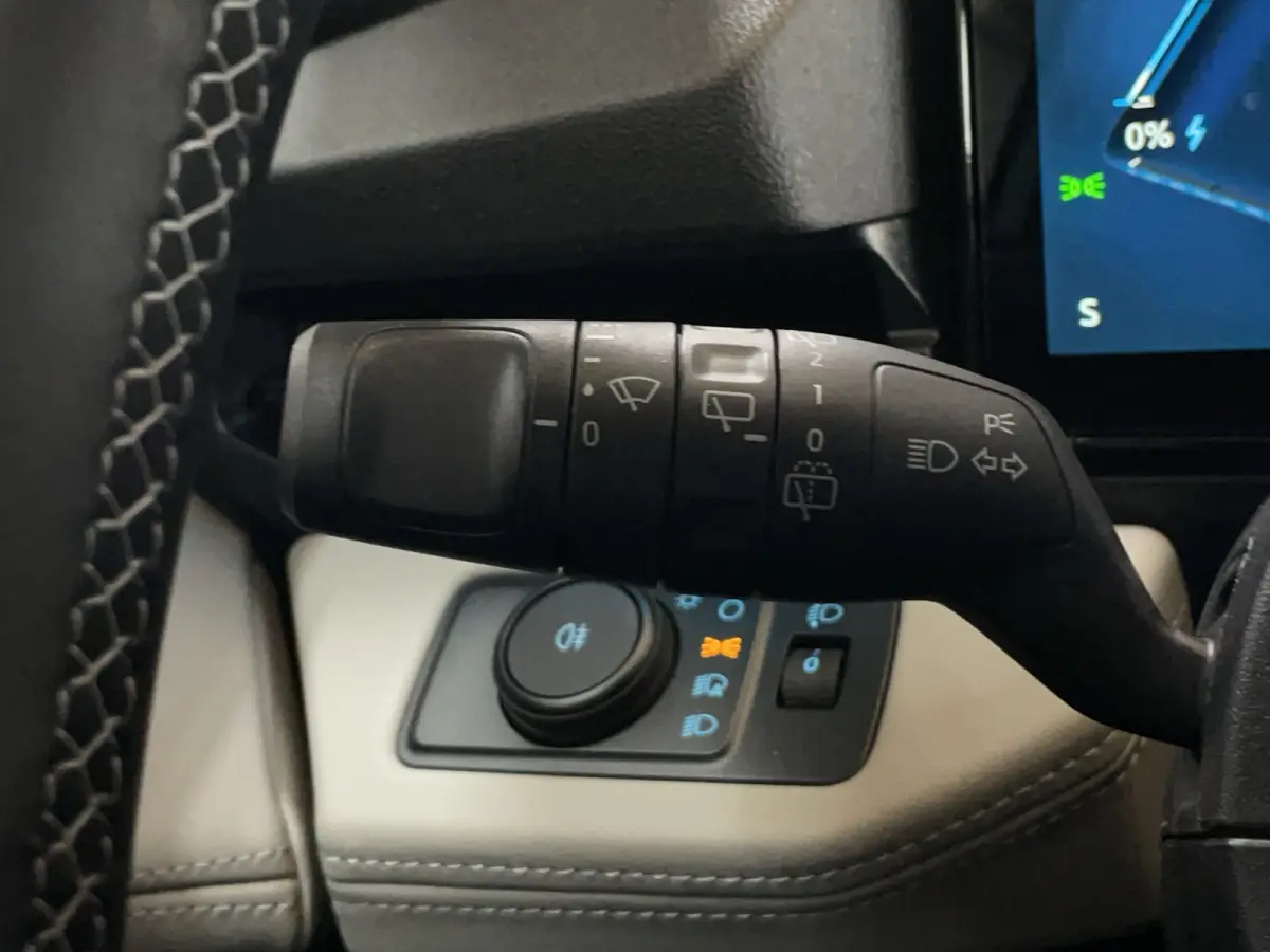 44 kWh Stuur- stoelverw. | Cruise control | Carplay | Achteruitrij camera | Parkeer sensoren