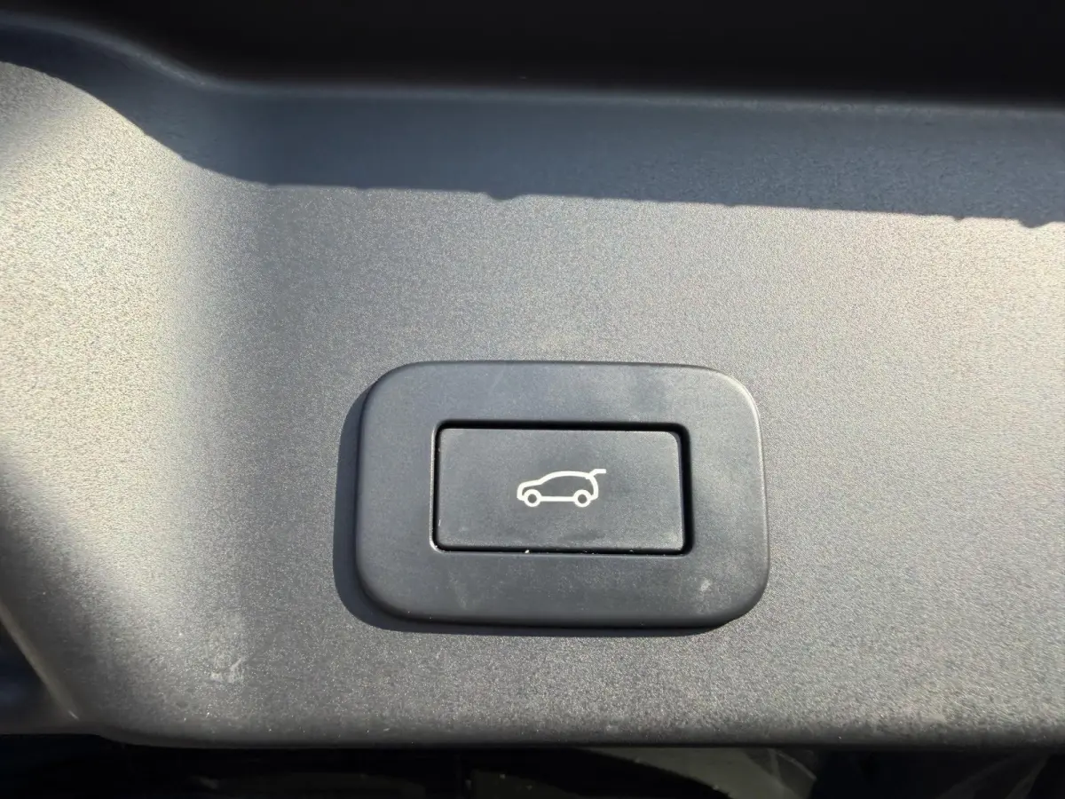 1.5 P300e AWD R-Dynamic HSE | Panoramadak | Meridian | Camera | Navigatie | Elektrische Achterklep |