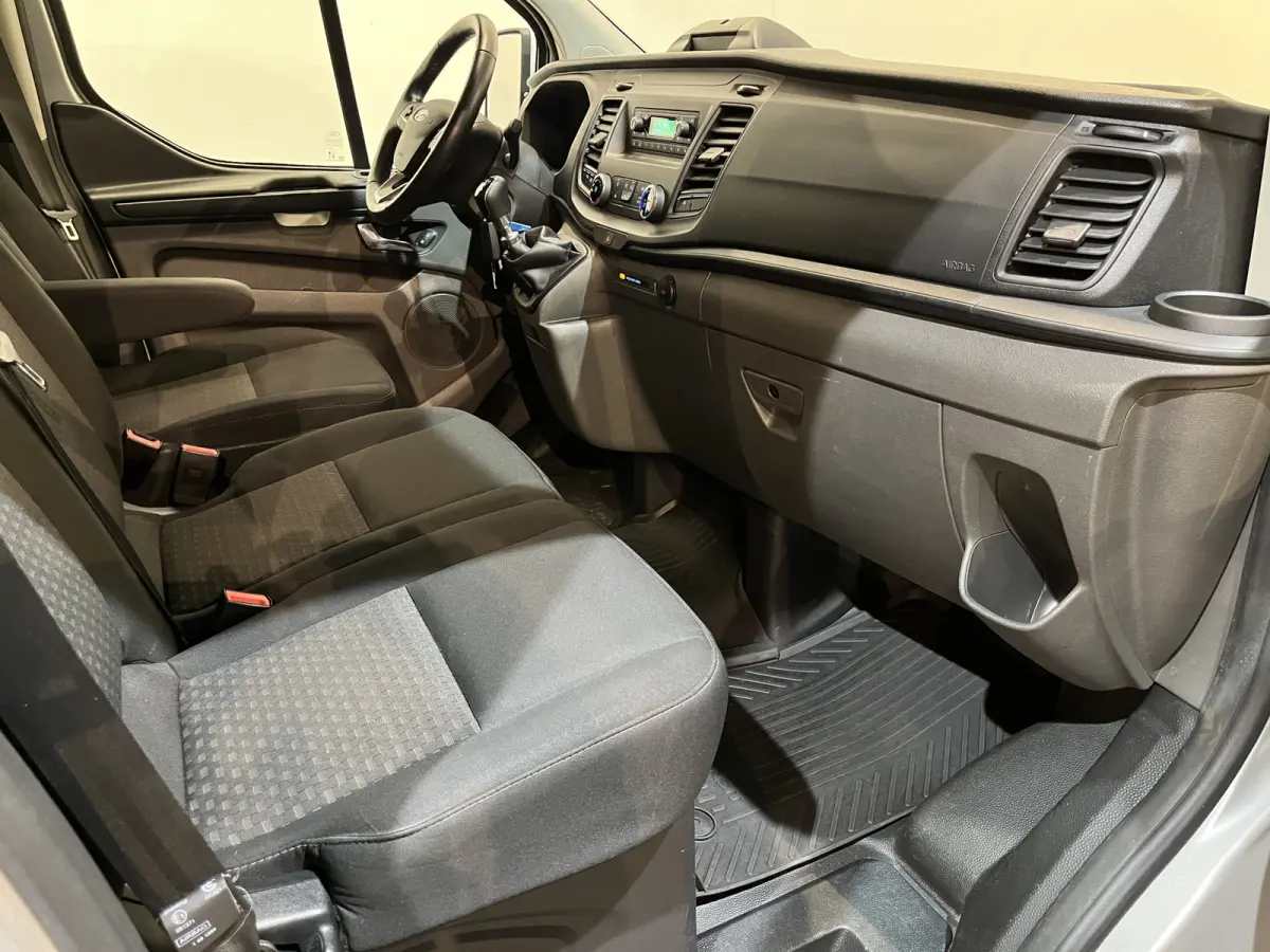 300 2.0 TDCI L2H1 Trend 130 PK / Servicebus / Sortimo Inrichting / Euro 6 / Airco / Cruise Control / PDC / Klep / 3-Zits