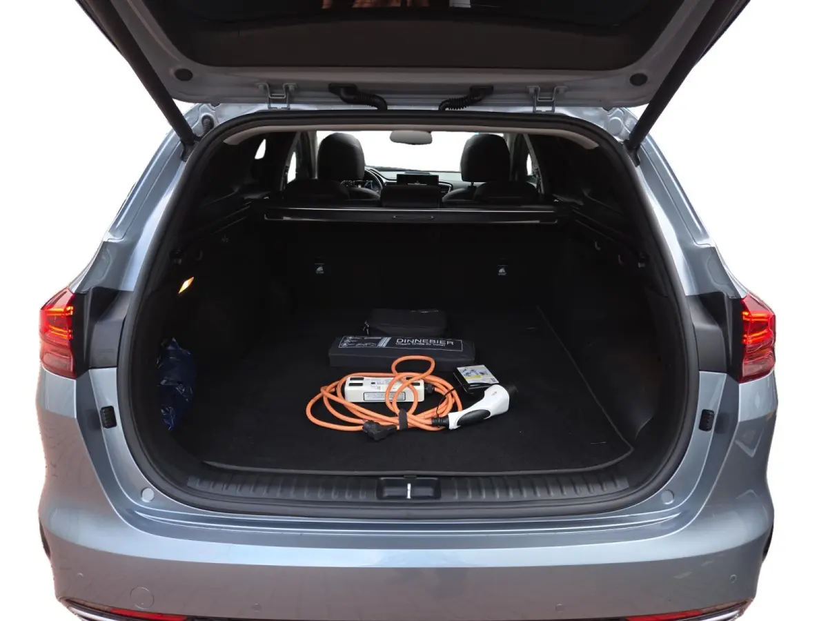 1.6I PHEV ExecutiveLine | Automaat | Dealer onderhouden | Panorama dak | Stoelverwarming en Ventilatie | Dodehoek Detectie | Leder | Carplay | Camera | Cruise Control Adaptief |